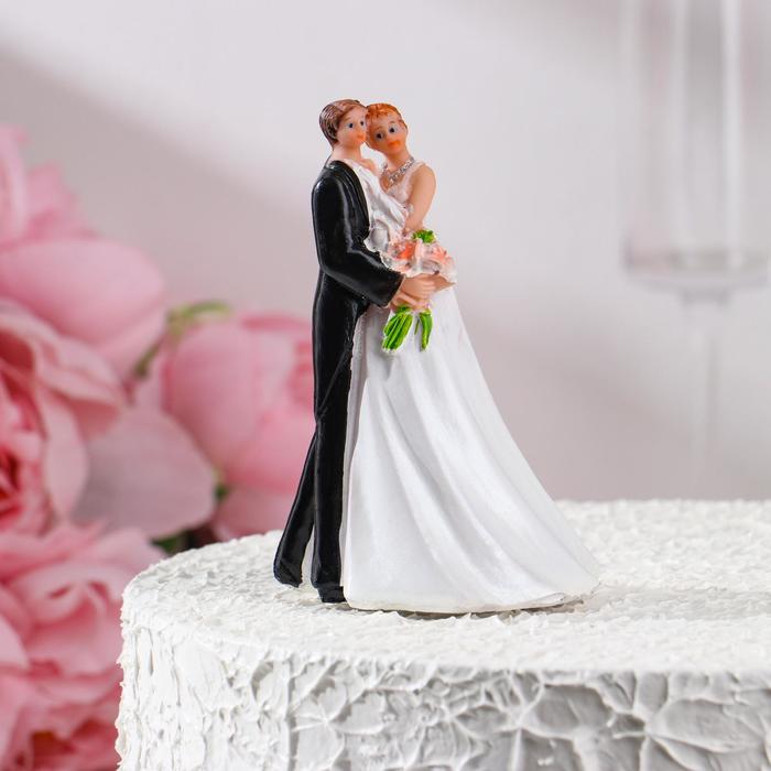 Фигурка свадебная "Молодожены объятия" 12см, 1692496