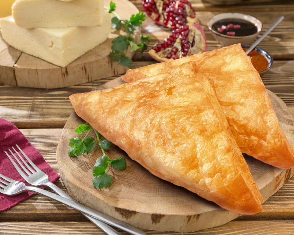 Хачапури с сыром (заморож.) (100гр*48шт/уп) [5637]
