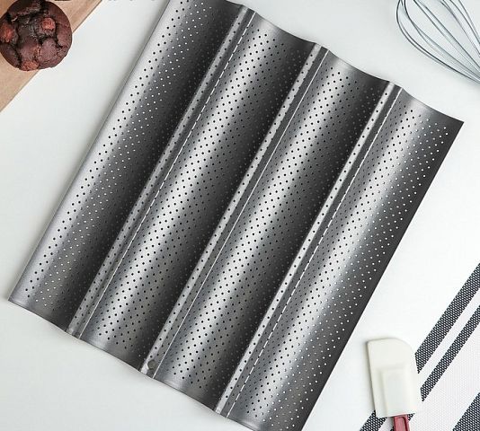 Противень с а/п покрытием.перф.д/хлеба, багета 345х220 (3волны), 7887008, 9814005